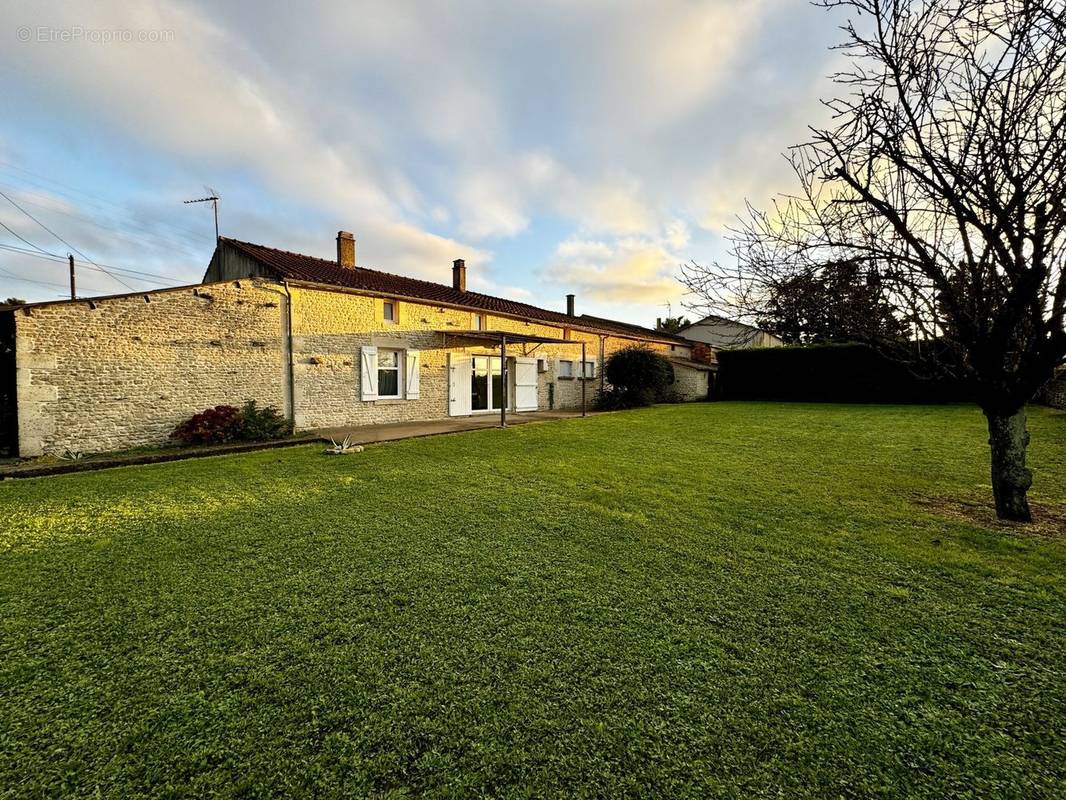 Maison à FONTAINES