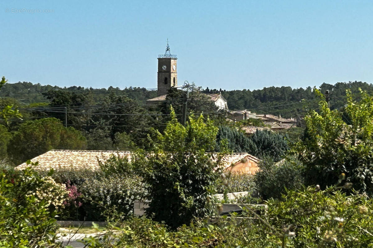 Terrain à SAINT-LAURENT-LA-VERNEDE