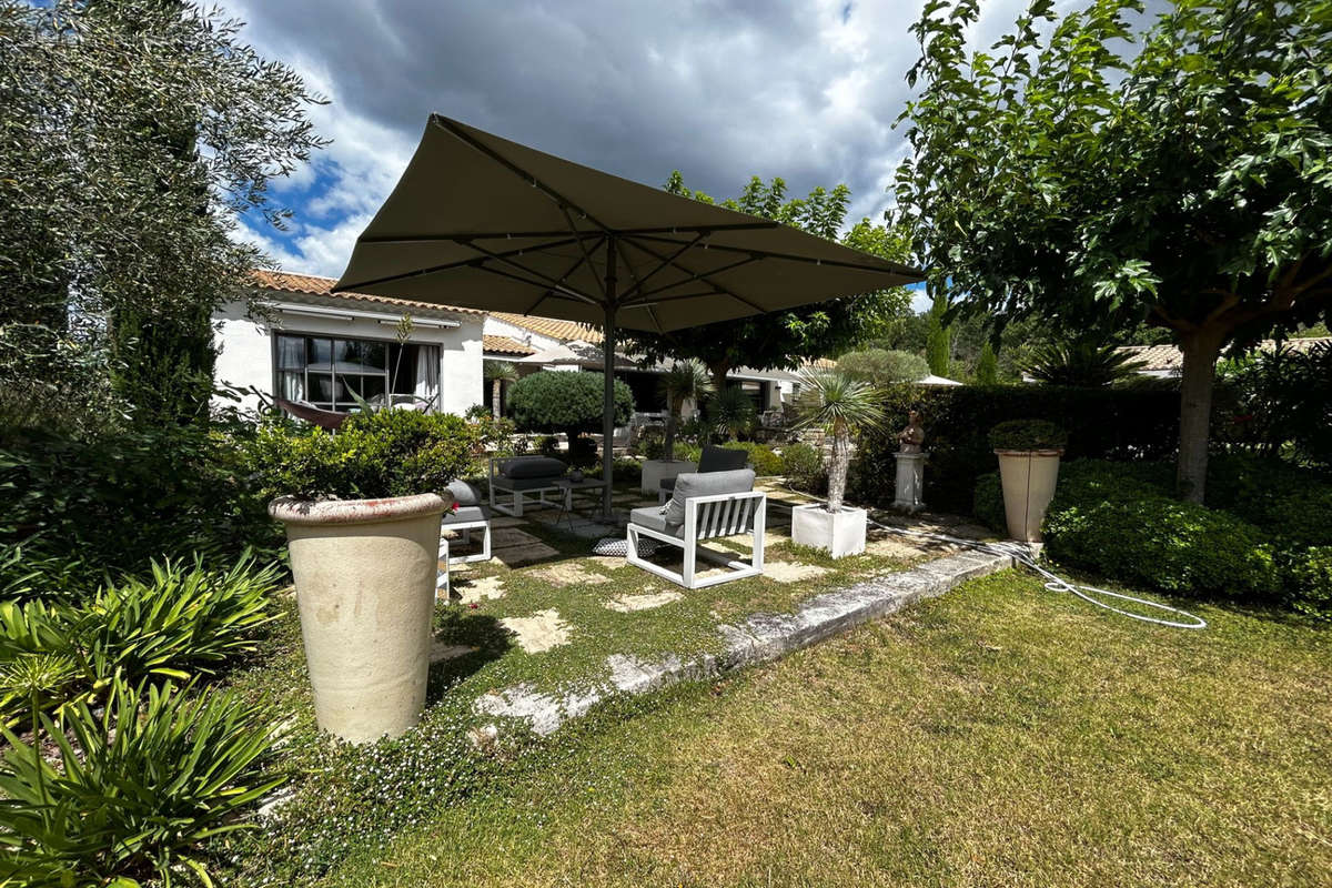 Maison à SAINT-QUENTIN-LA-POTERIE