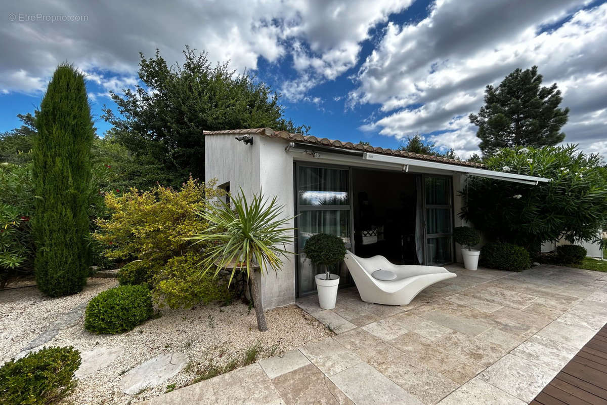 Maison à SAINT-QUENTIN-LA-POTERIE