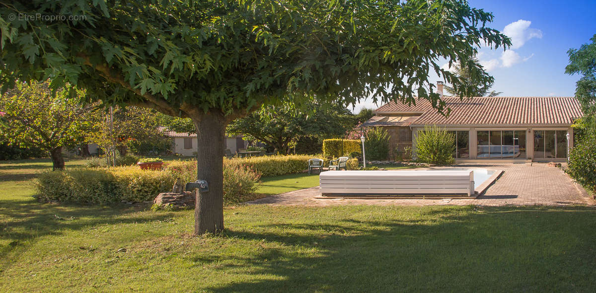 Maison à SAINT-QUENTIN-LA-POTERIE