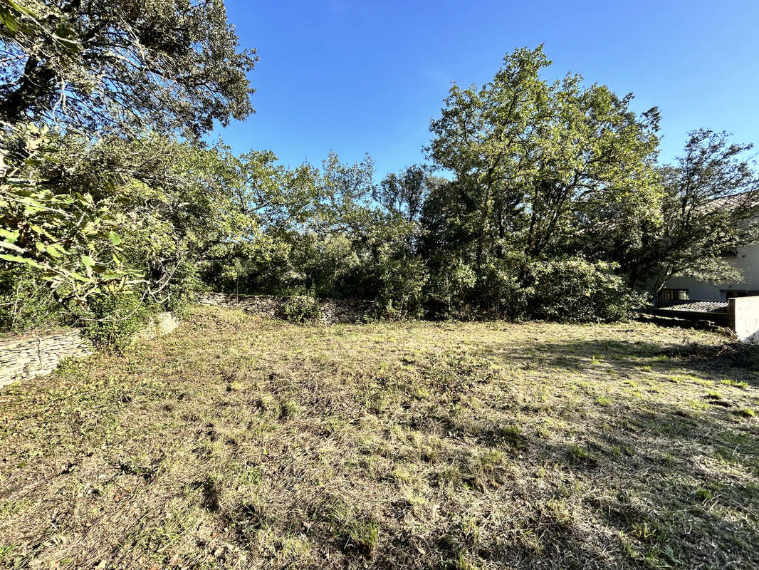 Terrain à UZES