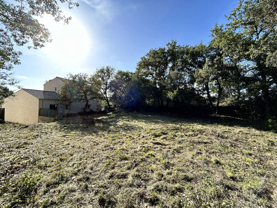 Terrain à UZES