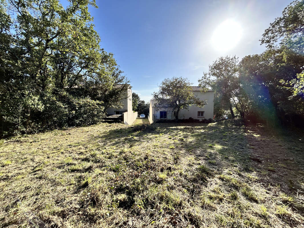 Terrain à UZES