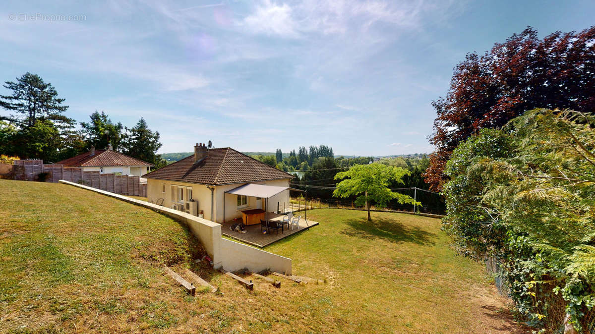 Maison à ARNIERES-SUR-ITON