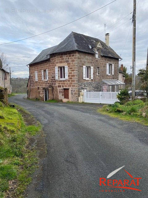 Maison à SAINT-AULAIRE