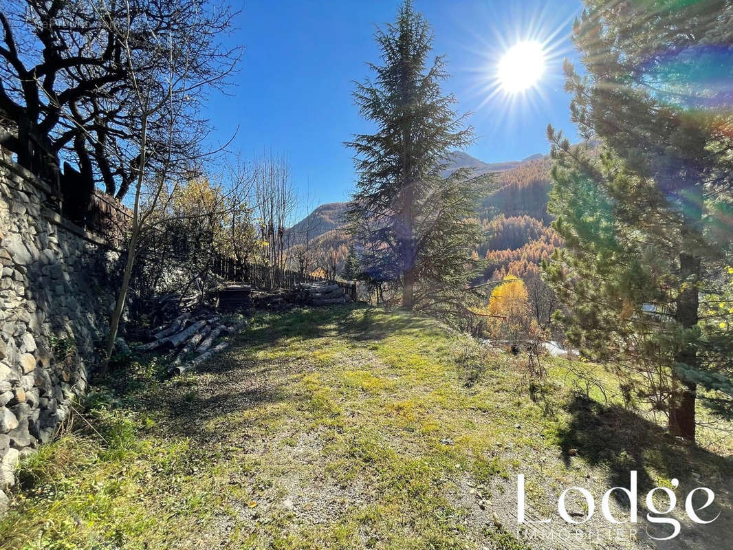 Terrain à LA SALLE-LES-ALPES