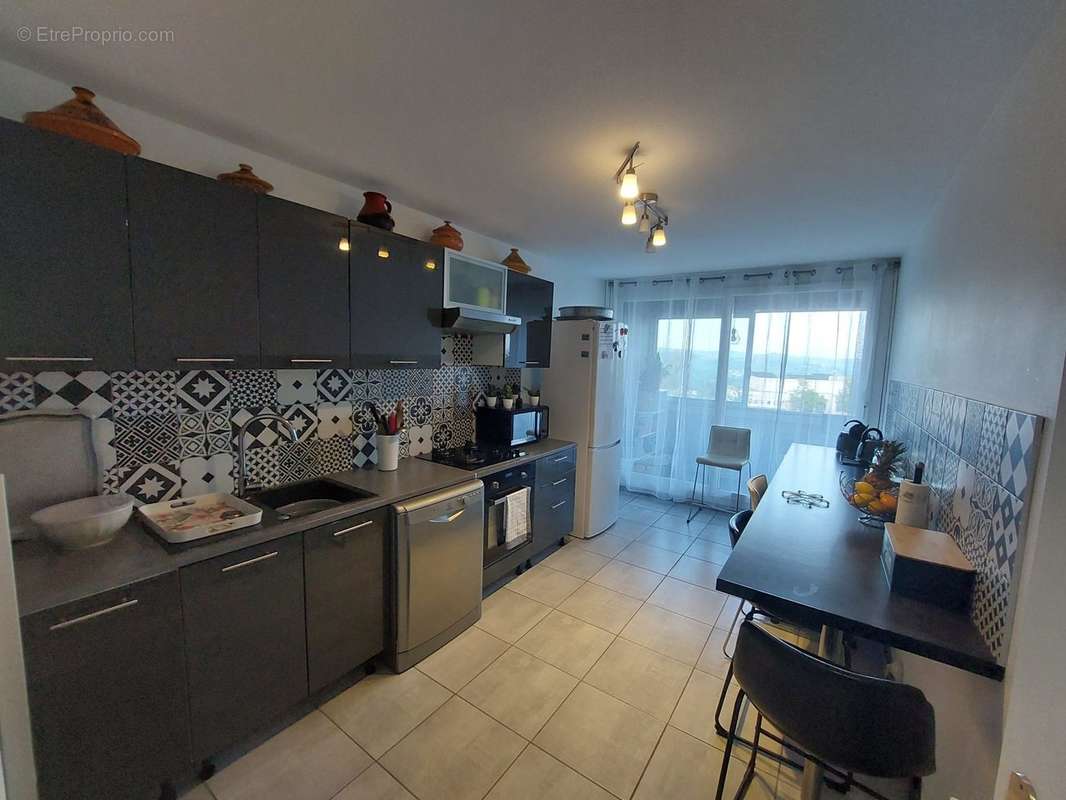 Appartement à SAINT-ETIENNE