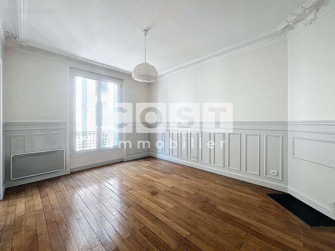 Appartement à PARIS-17E