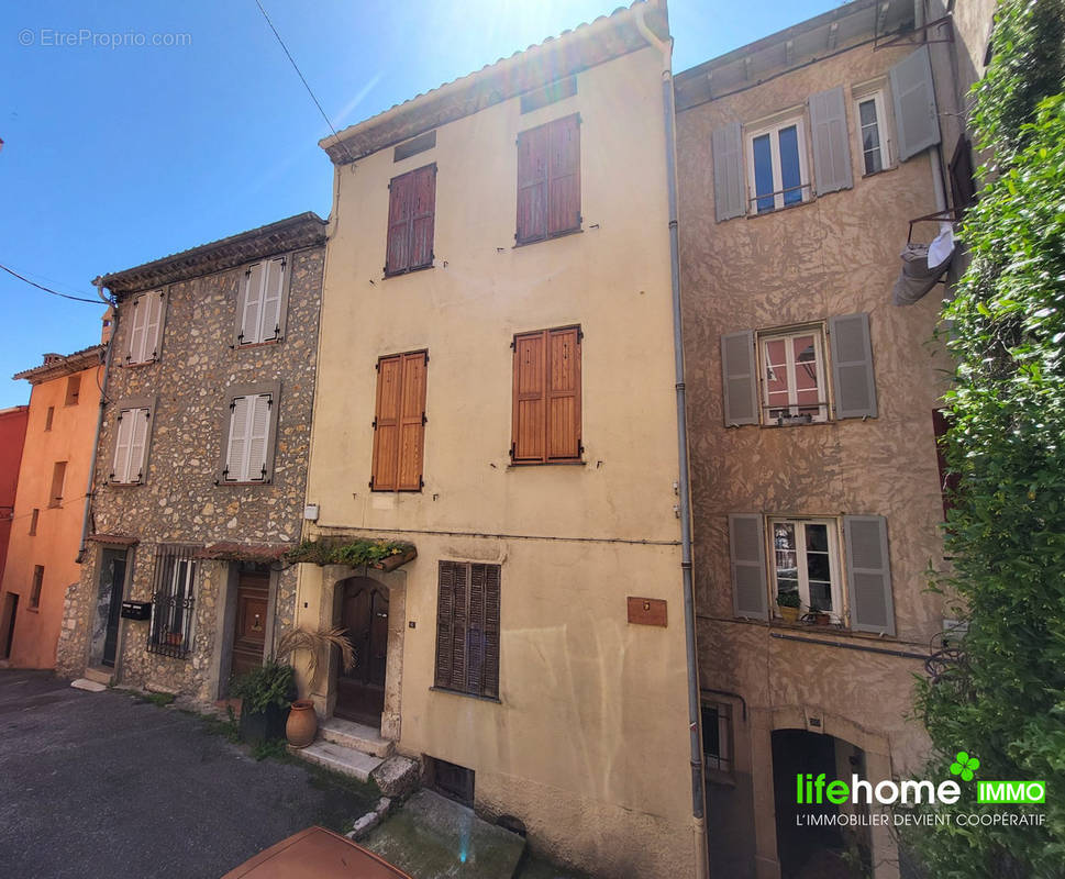 Appartement à GATTIERES