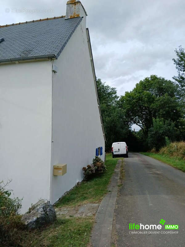 Maison à SAINT-THELO