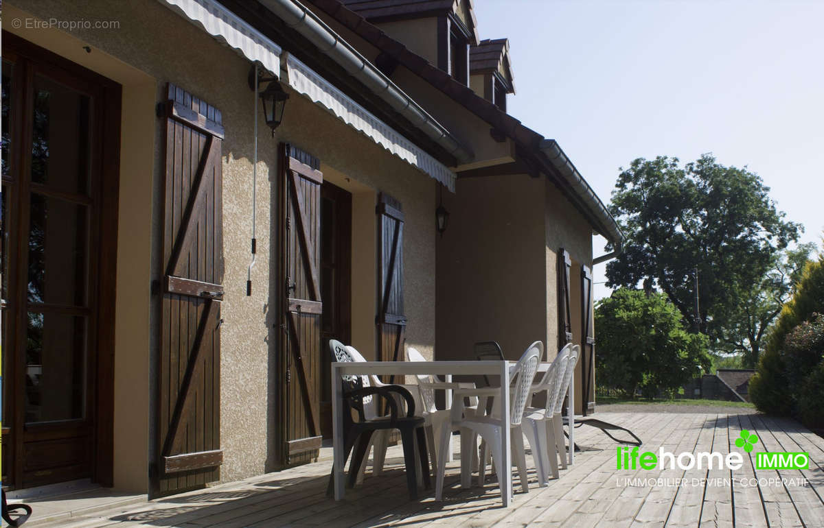 Maison à CHAMPAGNE-SUR-VINGEANNE