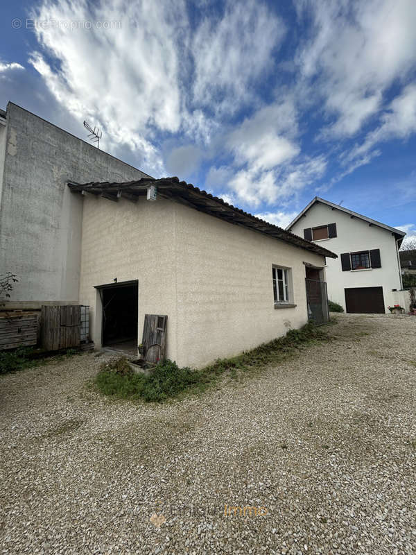 Maison à CHAVANGES