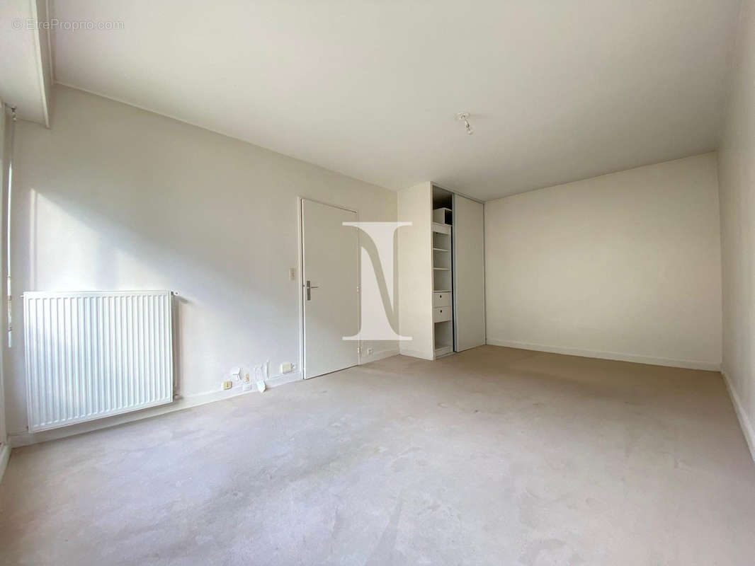 Appartement à PARIS-20E