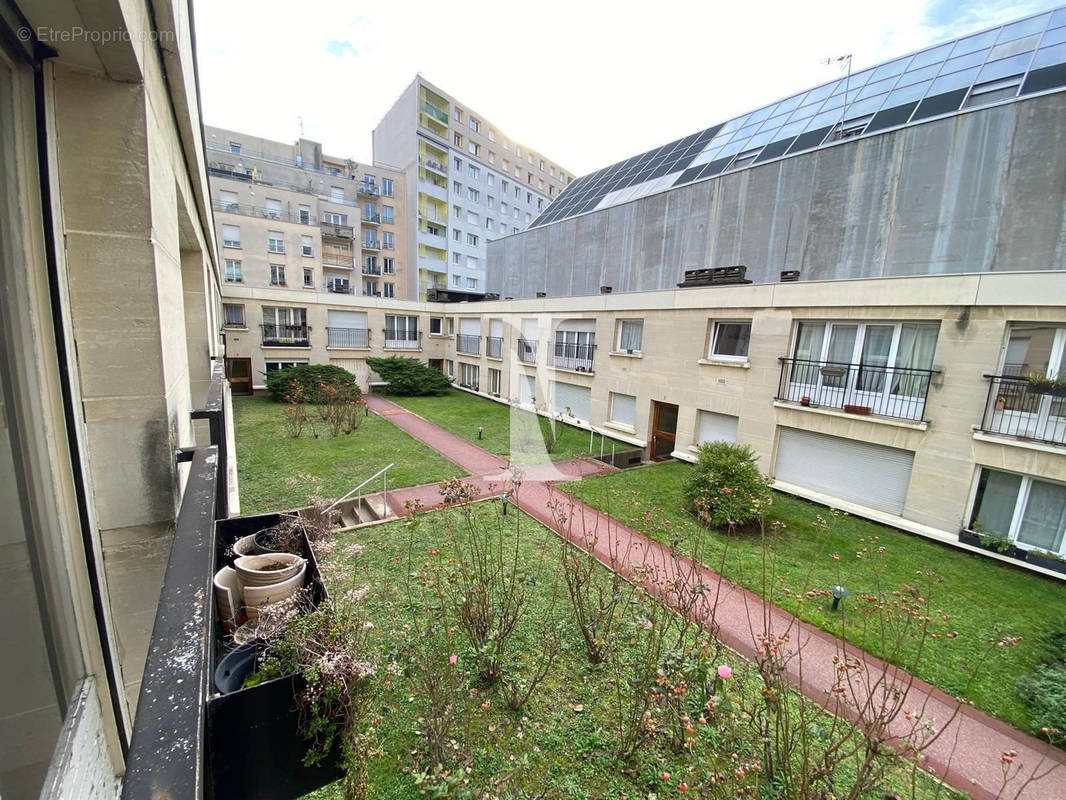 Appartement à PARIS-20E