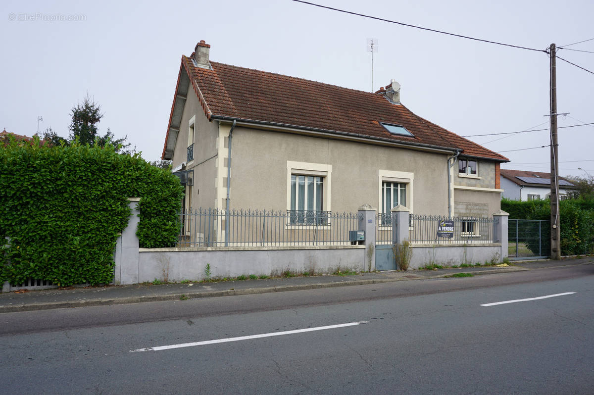 Maison à GUEUGNON