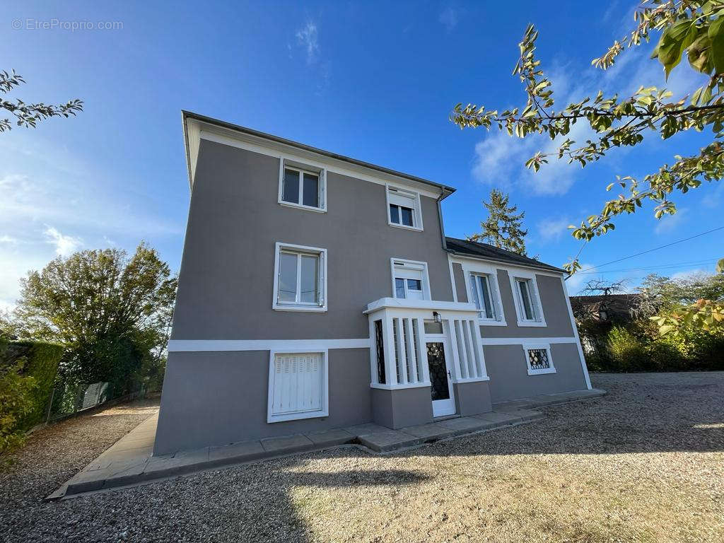 Maison à SAINT-DOULCHARD