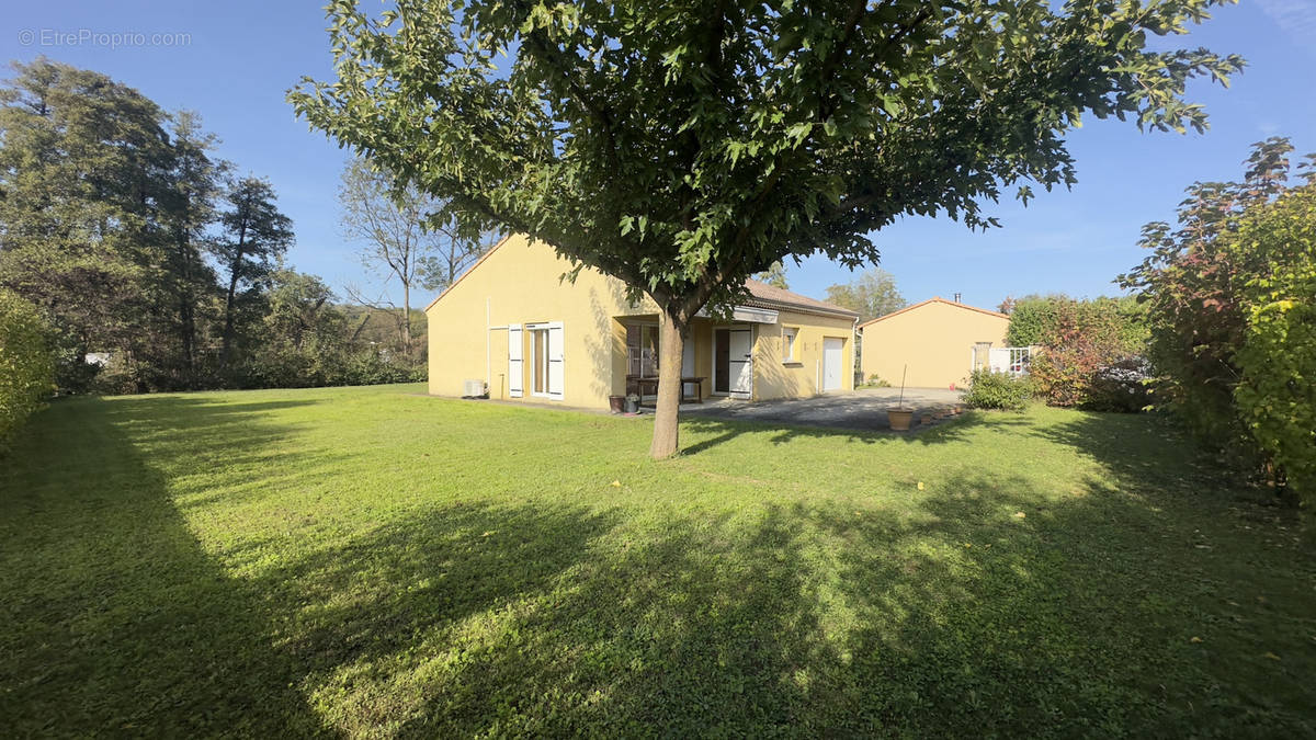 Maison à CHANTEMERLE-LES-BLES