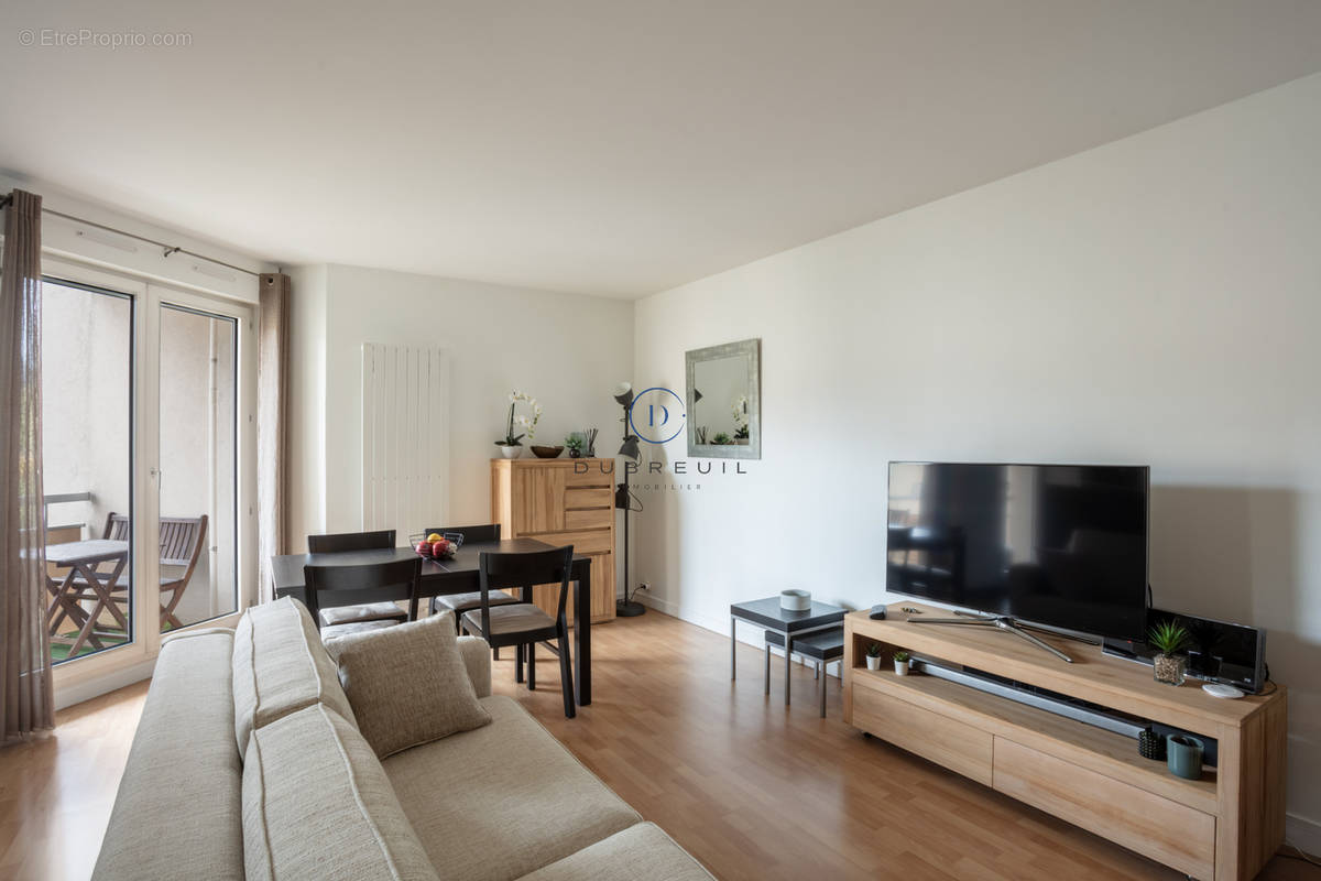 Appartement à COURBEVOIE