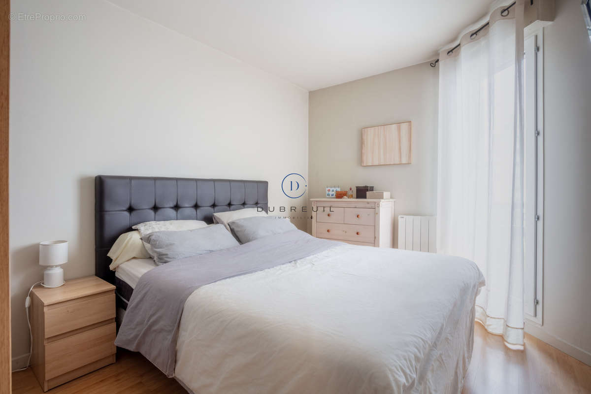 Appartement à COURBEVOIE