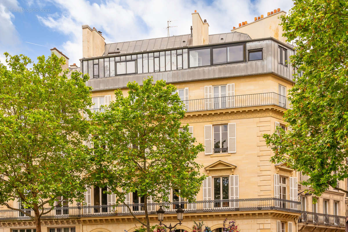 Appartement à PARIS-10E