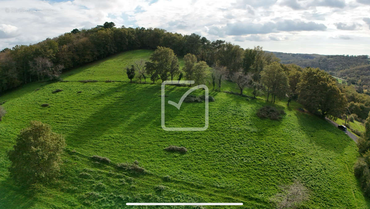 Terrain à GOURDON