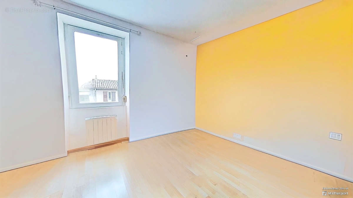 Appartement à LIVRON-SUR-DROME