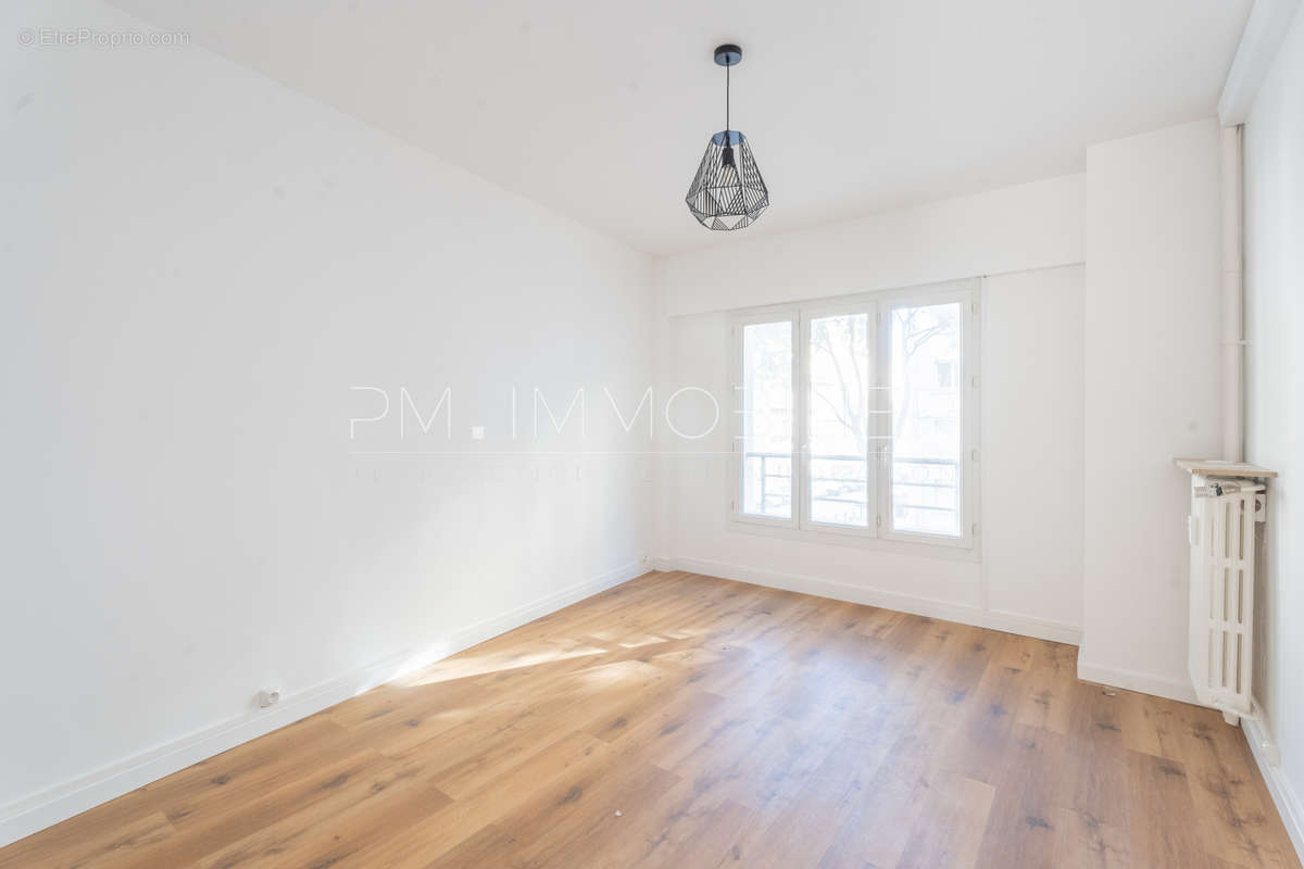 Appartement à MARSEILLE-5E