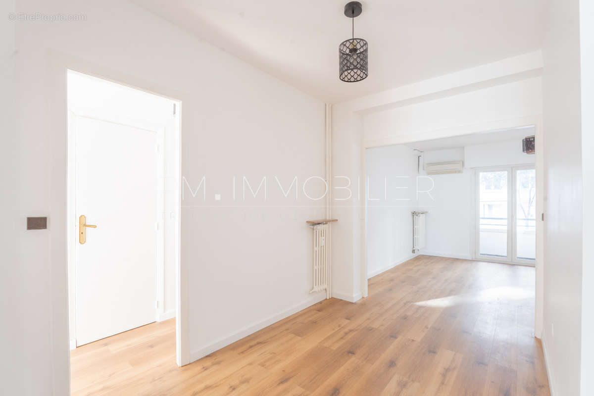 Appartement à MARSEILLE-5E