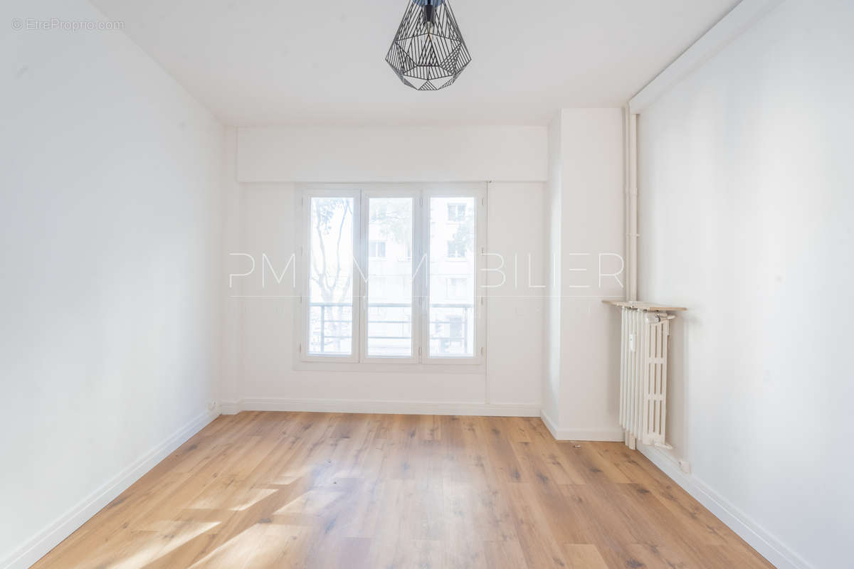 Appartement à MARSEILLE-5E