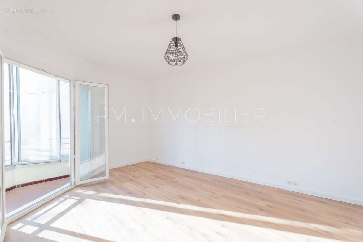 Appartement à MARSEILLE-5E