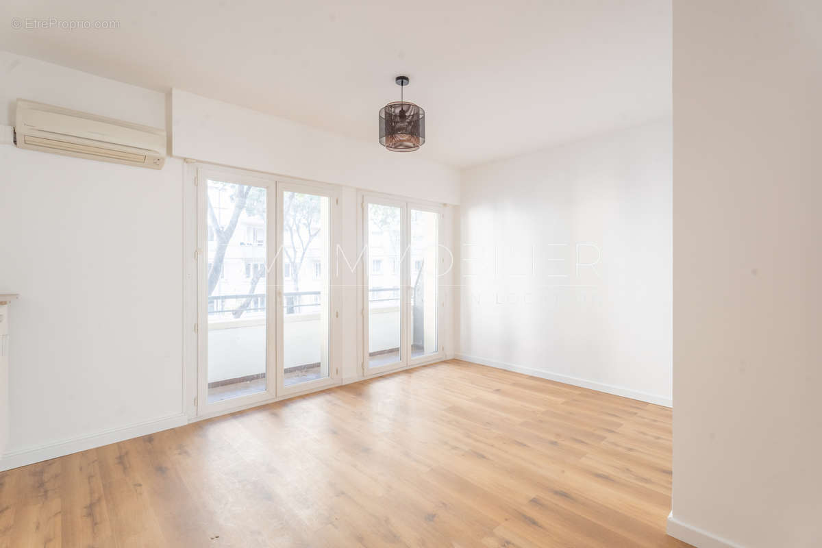 Appartement à MARSEILLE-5E