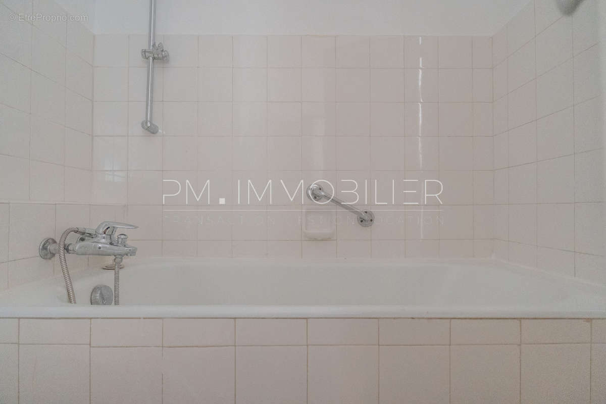 Appartement à MARSEILLE-5E