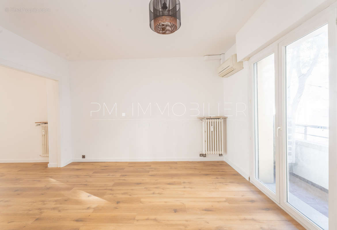 Appartement à MARSEILLE-5E