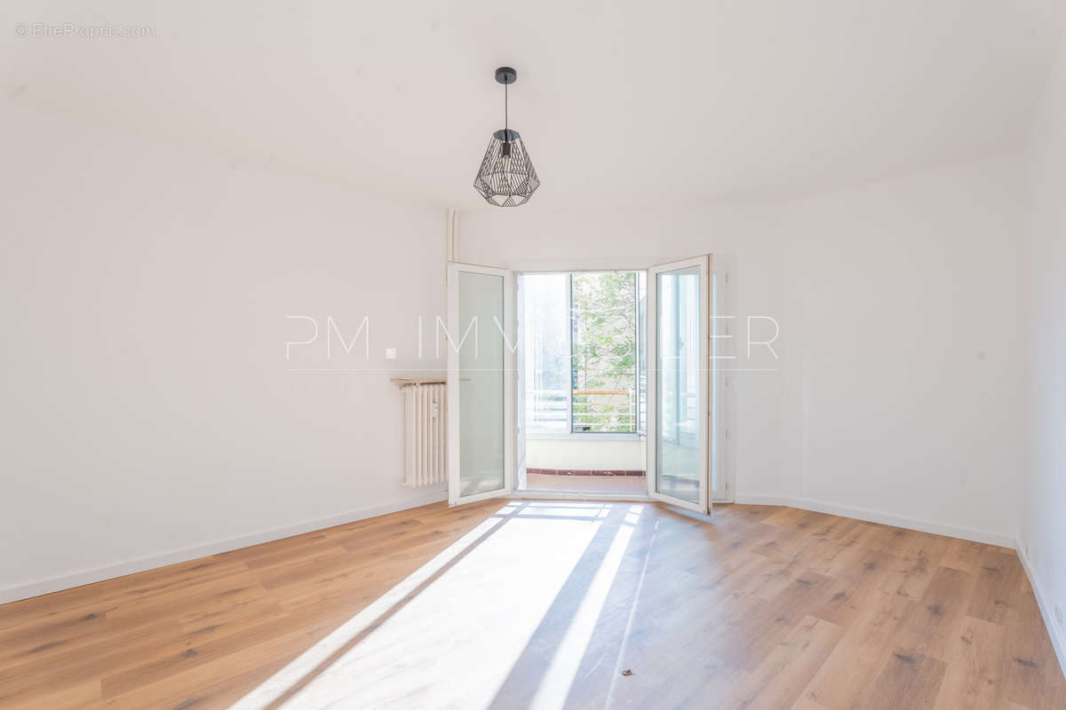 Appartement à MARSEILLE-5E