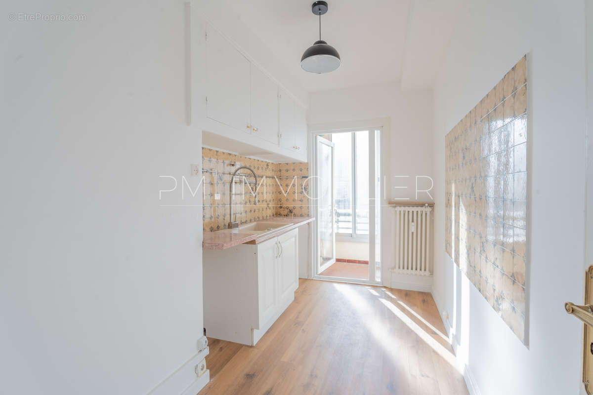 Appartement à MARSEILLE-5E