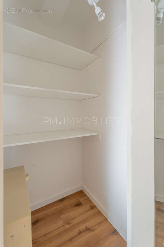 Appartement à MARSEILLE-5E