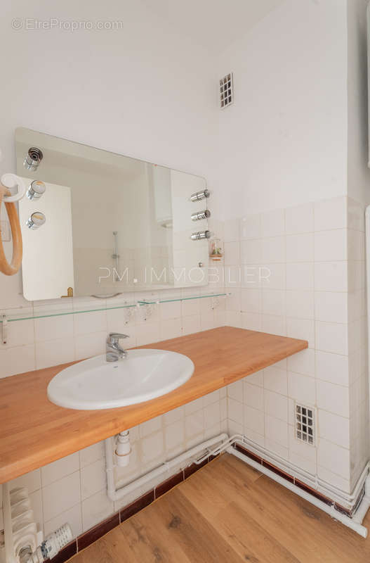 Appartement à MARSEILLE-5E