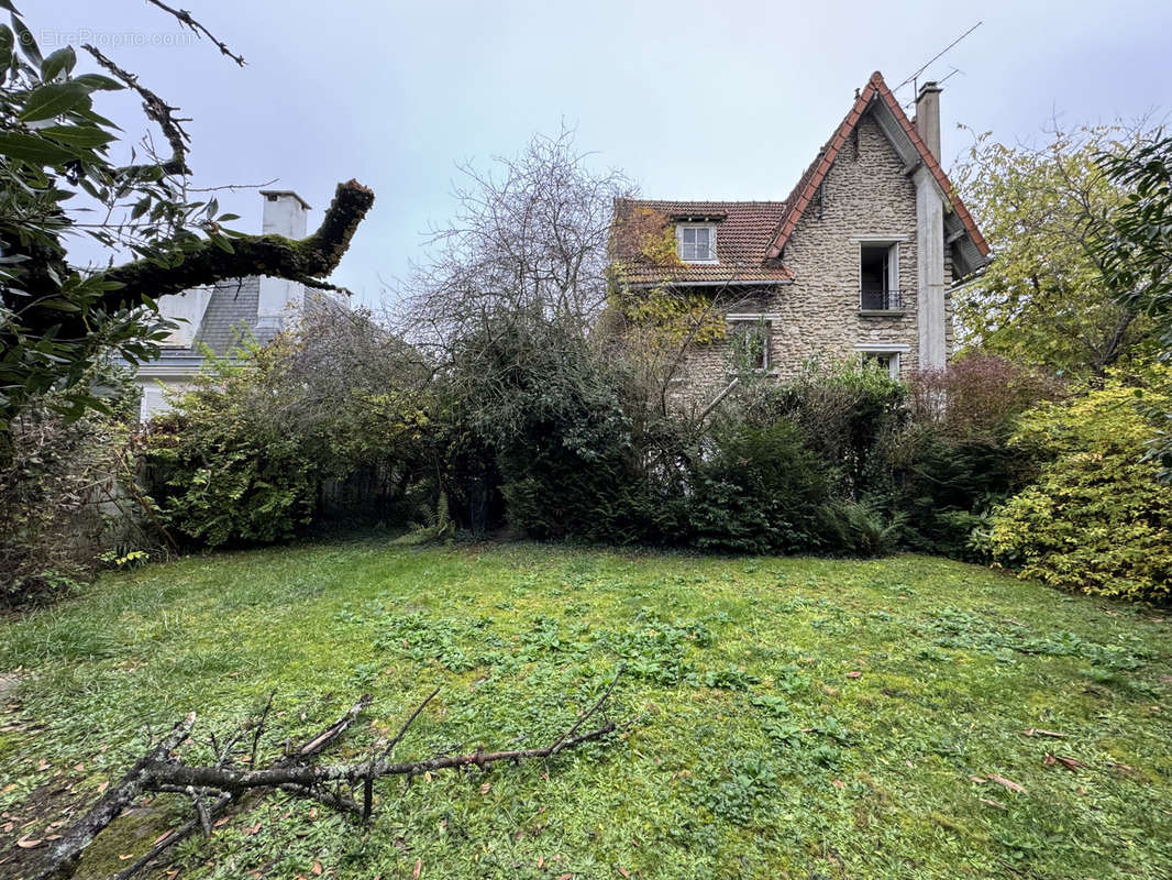 Maison à SAINT-MAUR-DES-FOSSES