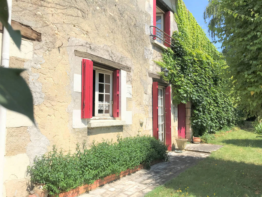 Maison à CHARRAIS