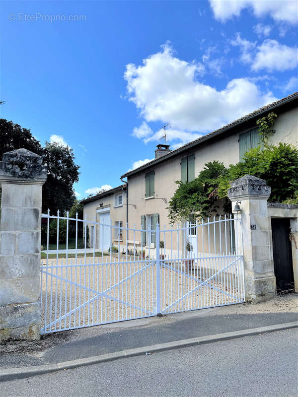 Maison à BIARD