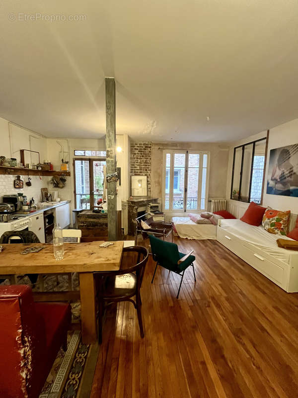 Appartement à PARIS-18E