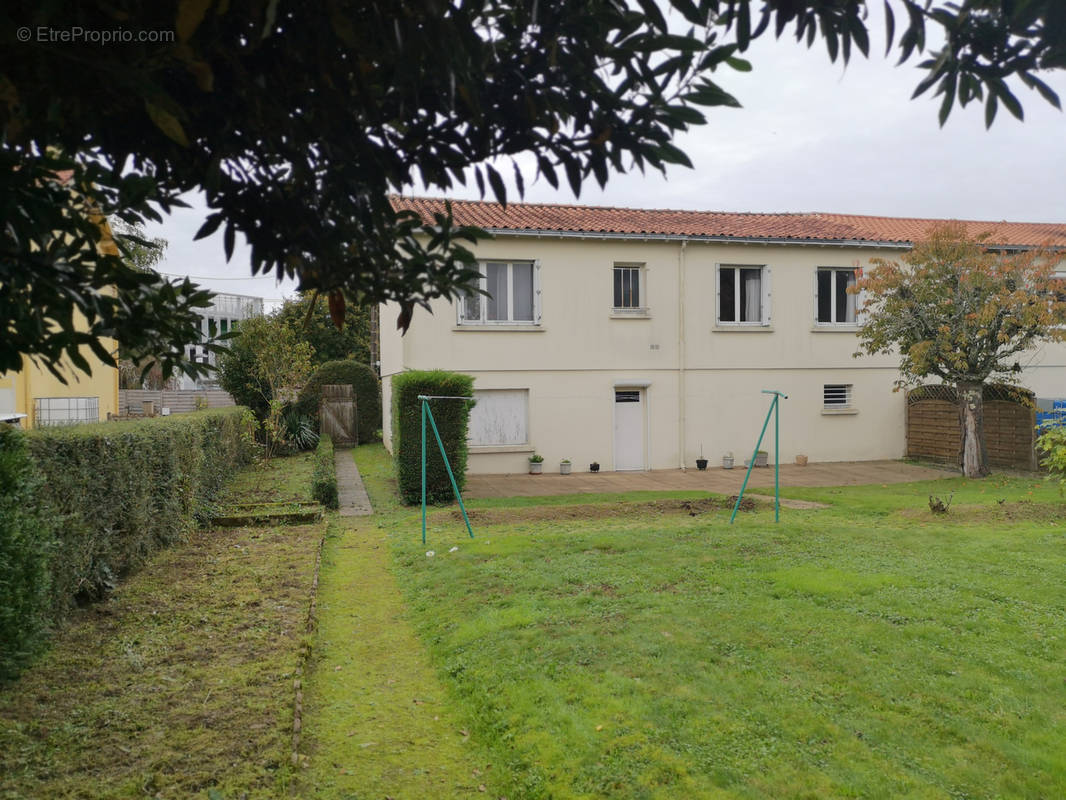 Maison à LES HERBIERS