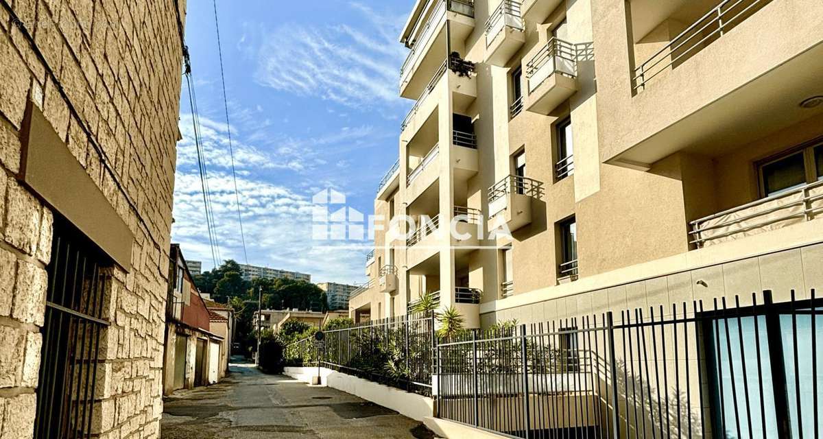 Appartement à SAINT-LAURENT-DU-VAR