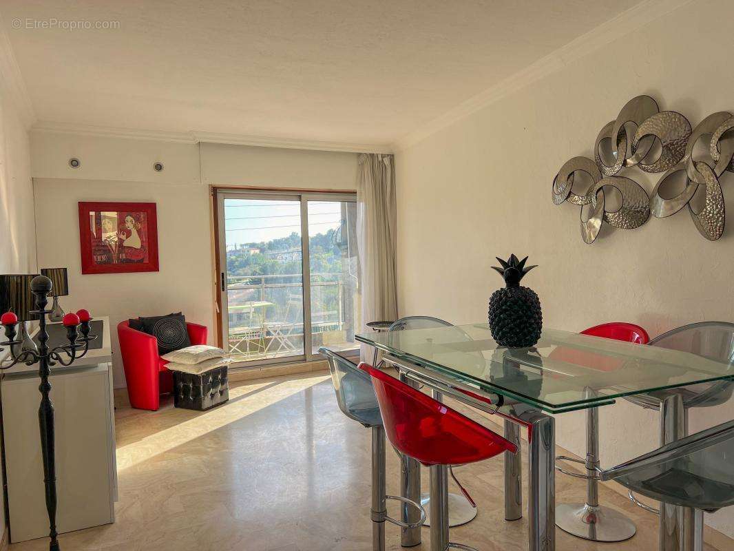 Appartement à VILLENEUVE-LOUBET