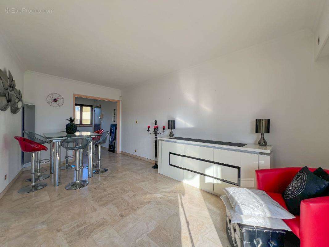 Appartement à VILLENEUVE-LOUBET