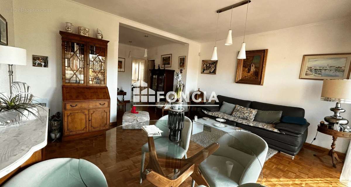 Appartement à MARSEILLE-4E