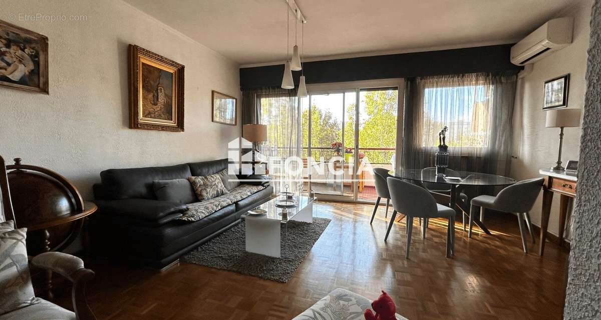 Appartement à MARSEILLE-4E