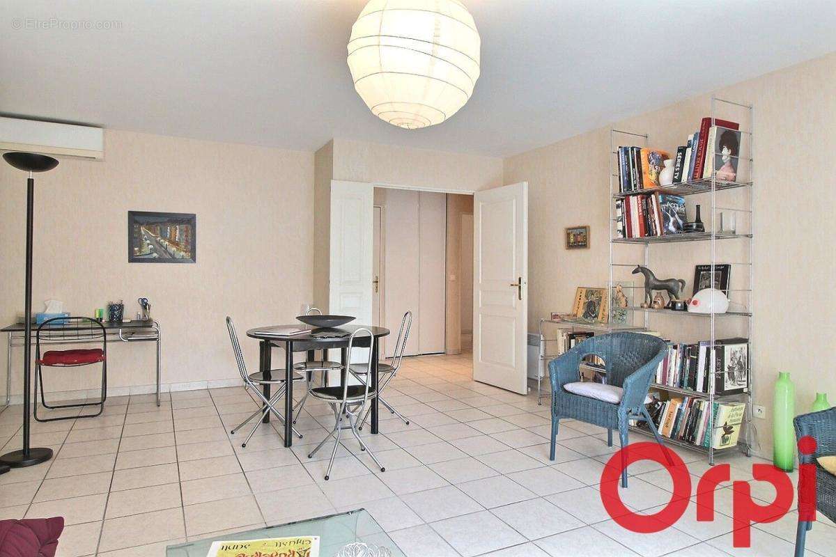 Appartement à MARSEILLE-7E