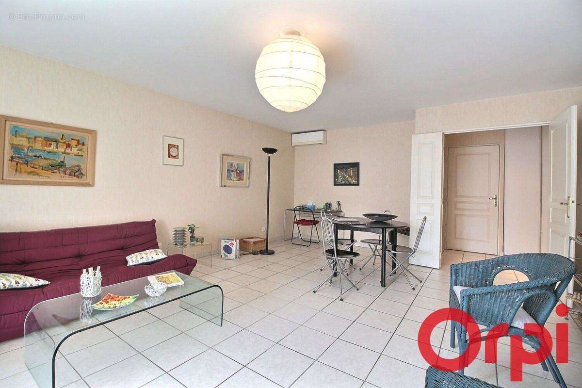 Appartement à MARSEILLE-7E